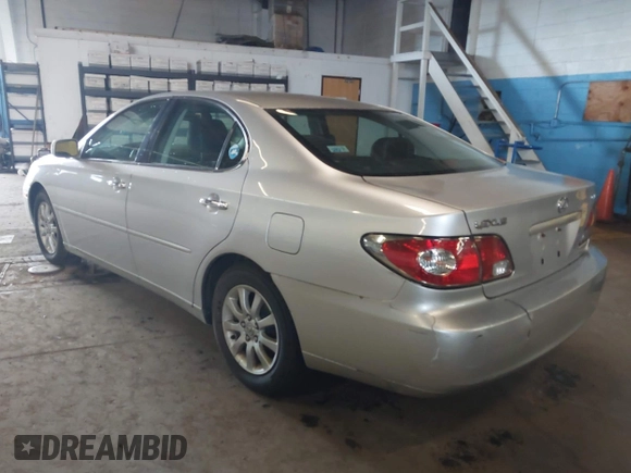 2002 Lexus ES 300 with VIN JTHBF30G425035697, listed as a IAAI auction lot 42588600 with 140,660 mi miles and . Bid and sale history available at DreamBid. Image 3.