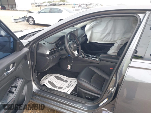 2024 Nissan Altima SR z VIN 1N4BL4CV1RN331948, wystawiony jako IAAI lot #41877927 z przebiegiem 19 134 mil mil oraz . Historia ofert i sprzedaży dostępna na DreamBid. Obrazek 5.