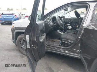 2018 Jeep Compass Sport with VIN 3C4NJCAB6JT502651, listed as a IAAI auction lot 42100724 with 84,238 mi miles and . Bid and sale history available at DreamBid. Image 5.