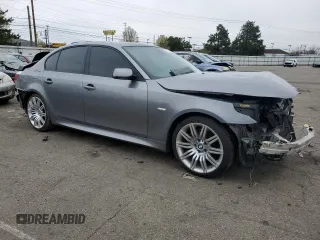2008 BMW 5 Series 550i z VIN WBANW53598CT54180, wystawiony jako Copart lot #52365055 z przebiegiem 117 343 mil mil oraz Szkoda całkowita • Salvage title. Historia ofert i sprzedaży dostępna na DreamBid. Obrazek 4.