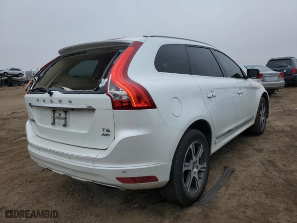 2015 Volvo XC60 T6 Platinum with VIN YV4902RMXF2721719, listed as a Copart auction lot 43857215 with 44,579 mi miles and Clean Title. Bid and sale history available at carsss.com. Image 3.