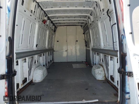 2010 Freightliner Sprinter с VIN WDYPE8CC3A5454157, выставлен на аукционе Copart как лот 56998035 с пробегом 209 713 миль миль и Чистый • Clean title. История ставок и продаж доступна на DreamBid. Изображение 10.