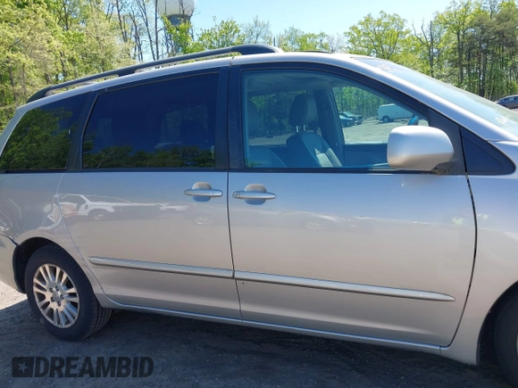 2010 Toyota Sienna XLE with VIN 5TDYK4CC3AS316002, listed as a IAAI auction lot 42138246 with 123,203 mi miles. Bid and sale history available at carsss.com. Image 13.