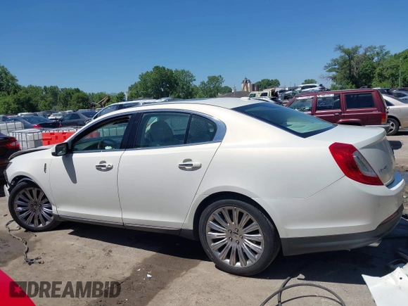 2013 Lincoln MKS z VIN 1LNHL9DK4DG611605, wystawiony jako IAAI lot #42271526 z przebiegiem 204 239 mil mil oraz . Historia ofert i sprzedaży dostępna na DreamBid. Obrazek 15.