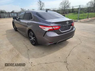 2020 Toyota Camry SE with VIN 4T1G11AKXLU352366, listed as a Copart auction lot 52066575 with 39,688 mi miles and Clean Title. Bid and sale history available at carsss.com. Image 3.