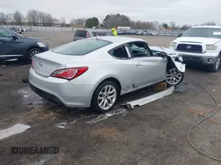 2016 Hyundai Genesis Coupe 3.8L Base with VIN KMHHT6KJ3GU132901, listed as a IAAI auction lot 41525043 with 94,012 mi miles. Bid and sale history available at carsss.com. Image 4.