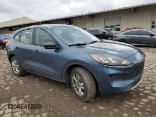 2020 Ford Escape S z VIN 1FMCU9F6XLUC06825, wystawiony jako Copart lot #84080684 z przebiegiem 135 494 mil mil oraz Szkoda całkowita • Salvage title. Historia ofert i sprzedaży dostępna na DreamBid. Obrazek 4.
