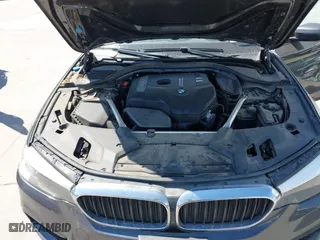 2019 BMW 5 Series 530i xDrive with VIN WBAJA7C50KG910479, listed as a IAAI auction lot 41802413 with 84,932 mi miles. Bid and sale history available at carsss.com. Image 10.