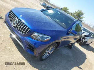 2017 Mercedes-Benz GLC with VIN WDC0G4JB8HF131862, listed as a IAAI auction lot 42109293 with 68,469 mi miles. Bid and sale history available at carsss.com. Image 18.