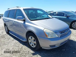 2009 Kia Sedona LX with VIN KNDMB233496315780, listed as a IAAI auction lot 41849241 with 174,224 mi miles. Bid and sale history available at carsss.com. Image 1.