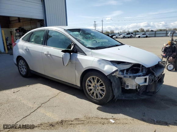 2014 Ford Focus SE with VIN 1FADP3F26EL229916, listed as a Copart auction lot 51135155 with 138,996 mi miles and Salvage Title. Bid and sale history available at carsss.com. Image 4.