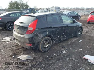 2013 Hyundai Accent GS z VIN KMHCT5AE1DU119732, wystawiony jako IAAI lot #41630775 z przebiegiem 180 001 mil mil oraz . Historia ofert i sprzedaży dostępna na DreamBid. Obrazek 4.