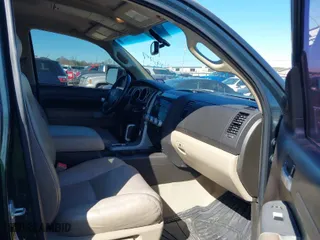 2007 Toyota Tundra LTD with VIN 5TBEV58177S457258, listed as a IAAI auction lot 41727849 with 307,434 mi miles. Bid and sale history available at carsss.com. Image 5.