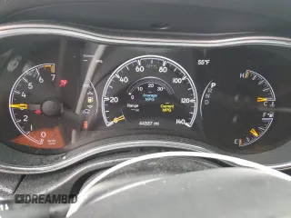 2020 Jeep Grand Cherokee Laredo E with VIN 1C4RJFAG4LC153597, listed as a Copart auction lot 49086085 with 44,337 mi miles and Salvage Title. Bid and sale history available at carsss.com. Image 9.