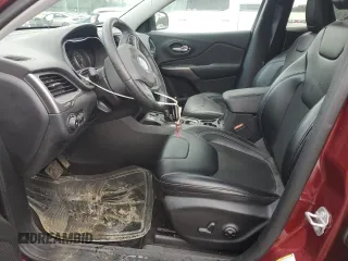 2019 Jeep Cherokee Latitude Plus z VIN 1C4PJLLB9KD204558, wystawiony jako Copart lot #54614525 z przebiegiem 31 449 mil mil oraz Szkoda całkowita • Salvage title. Historia ofert i sprzedaży dostępna na DreamBid. Obrazek 7.