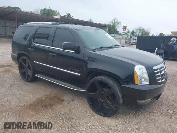 2010 Cadillac Escalade z VIN 1GYUCAEF1AR264105, wystawiony jako IAAI lot #41882488 z przebiegiem 190 113 mil mil oraz . Historia ofert i sprzedaży dostępna na DreamBid. Obrazek 1.