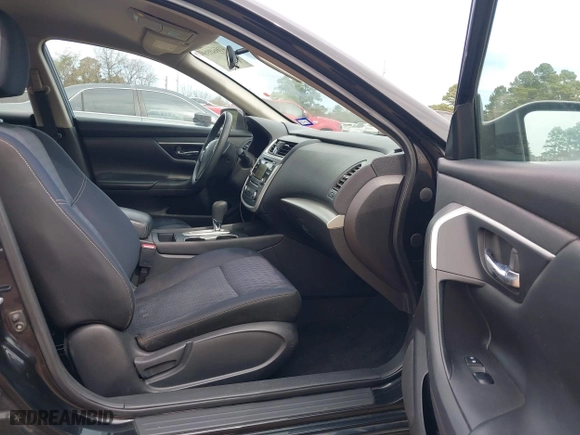 2016 Nissan Altima 2.5 SL with VIN 1N4AL3AP4GC252731, listed as a IAAI auction lot 41664998 with 143,068 mi miles. Bid and sale history available at carsss.com. Image 5.