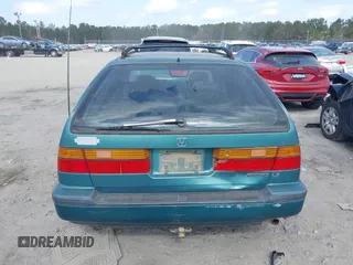 1992 Honda Accord LX with VIN 1HGCB9856NA017075, listed as a IAAI auction lot 41530791 with 205,952 mi miles. Bid and sale history available at carsss.com. Image 16.
