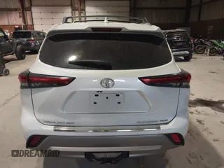 2022 Toyota Highlander Platinum z VIN 5TDFZRBH6NS192150, wystawiony jako IAAI lot #41291531 z przebiegiem 67 474 mil mil oraz . Historia ofert i sprzedaży dostępna na DreamBid. Obrazek 17.
