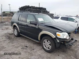 2010 Ford Explorer Eddie Bauer z VIN 1FMEU7EE1AUA40956, wystawiony jako IAAI lot #41353217 z przebiegiem 114 209 mil mil oraz . Historia ofert i sprzedaży dostępna na DreamBid. Obrazek 1.