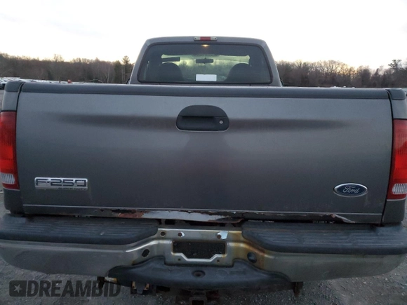 2005 Ford F-250 XL with VIN 1FTNF21585EA85013, listed as a Copart auction lot 86022804 with 117,198 mi miles and Clean Title. Bid and sale history available at DreamBid. Image 10.