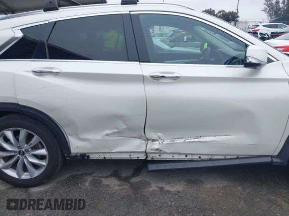 2019 Infiniti QX50 LUXE with VIN 3PCAJ5M16KF116521, listed as a IAAI auction lot 41793978 with 70,007 mi miles. Bid and sale history available at carsss.com. Image 13.