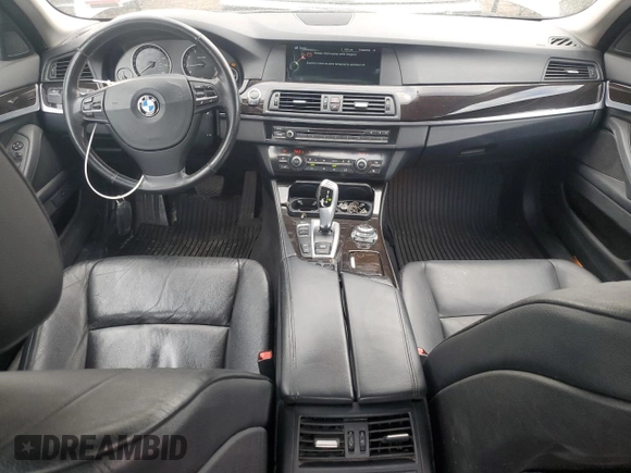 2013 BMW 5 Series 528i xDrive z VIN WBAXH5C51DD110966, wystawiony jako Copart lot #53949115 z przebiegiem 128 708 mil mil oraz Szkody całkowita. Historia ofert i sprzedaży dostępna na DreamBid. Obrazek 8.