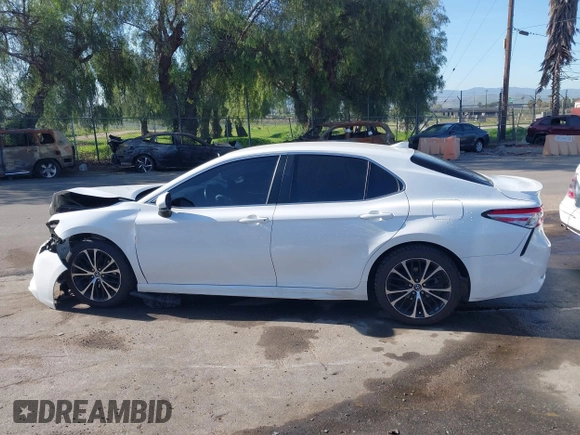 2020 Toyota Camry SE z VIN 4T1G11AK6LU929149, wystawiony jako IAAI lot #41837890 z przebiegiem 101 179 mil mil oraz . Historia ofert i sprzedaży dostępna na DreamBid. Obrazek 14.