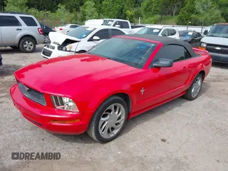 2005 Ford Mustang Deluxe with VIN 1ZVFT84N855183256, listed as a IAAI auction lot 42657956 with 166,398 mi miles and . Bid and sale history available at DreamBid. Image 2.