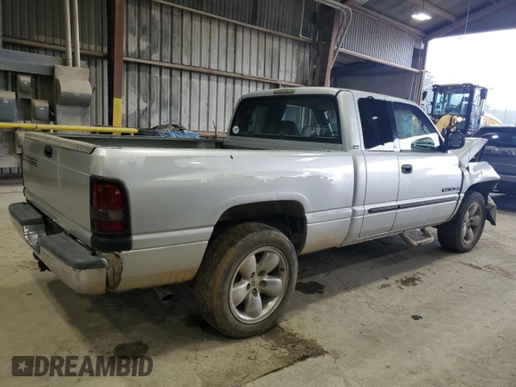 2001 Dodge 1500 z VIN 1B7HC13YX1J513883, wystawiony jako Copart lot #55607775 z przebiegiem Nie podano mil oraz Szkoda całkowita • Salvage title. Historia ofert i sprzedaży dostępna na DreamBid. Obrazek 3.