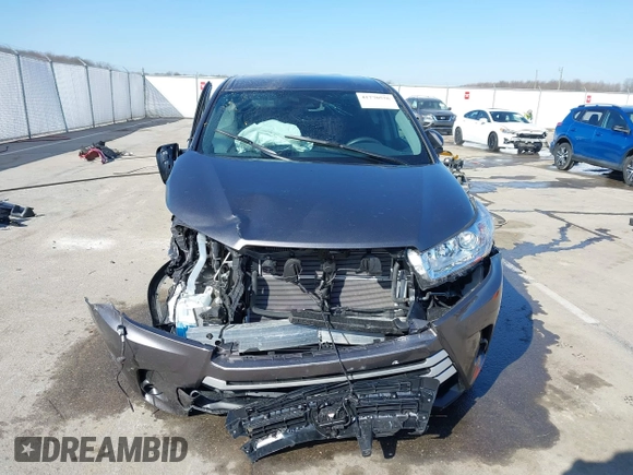 2019 Toyota Highlander Hybrid LE with VIN 5TDBGRFH3KS076303, listed as a IAAI auction lot 41770576 with 15,591 mi miles and . Bid and sale history available at DreamBid. Image 13.