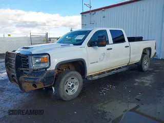 2018 GMC Sierra 2500HD z VIN 1GT12REY1JF180704, wystawiony jako IAAI lot #41157499 z przebiegiem 200 270 mil mil oraz . Historia ofert i sprzedaży dostępna na DreamBid. Obrazek 20.