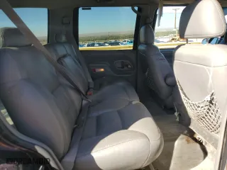 1997 Chevrolet Tahoe with VIN 1GNEK13R2VJ325435, listed as a Copart auction lot 78209554 with 213,388 mi miles and Non Repairable. Bid and sale history available at carsss.com. Image 11.