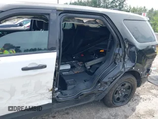 2017 Ford Police Interceptor Utility с VIN 1FM5K8AR7HGD58139, выставлен на аукционе IAAI как лот 42517057 с пробегом 91 537 миль миль и . История ставок и продаж доступна на DreamBid. Изображение 20.
