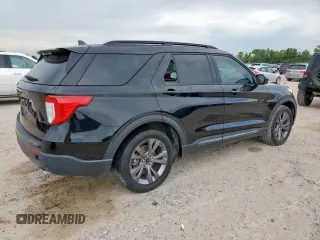 2022 Ford Explorer XLT z VIN 1FMSK7DH2NGC41211, wystawiony jako Copart lot #61841665 z przebiegiem 63 273 mil mil oraz Szkoda całkowita • Salvage title. Historia ofert i sprzedaży dostępna na DreamBid. Obrazek 3.