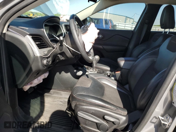2016 Jeep Cherokee Trailhawk z VIN 1C4PJMBB5GW188426, wystawiony jako Copart lot #52907445 z przebiegiem 115 225 mil mil oraz Szkoda całkowita • Salvage title. Historia ofert i sprzedaży dostępna na DreamBid. Obrazek 7.
