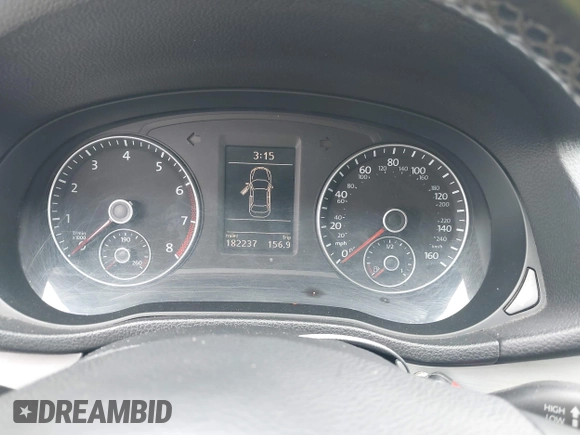 2012 Volkswagen Passat SE с VIN 1VWBP7A38CC070562, выставлен на аукционе IAAI как лот 42422441 с пробегом 182 237 миль миль и . История ставок и продаж доступна на DreamBid. Изображение 7.