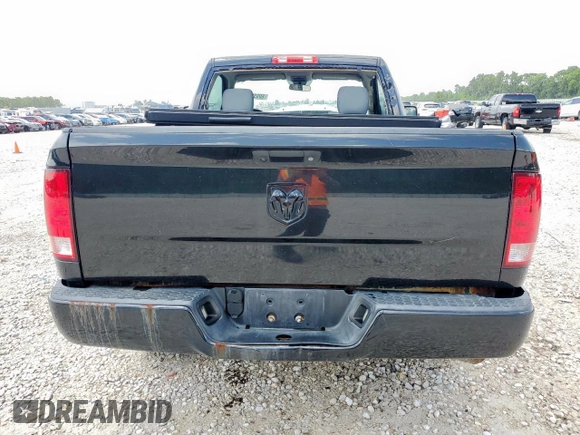 2017 Ram 1500 Tradesman z VIN 3C6JR6AG4HG636931, wystawiony jako Copart lot #60932795 z przebiegiem 157 961 mil mil oraz Szkoda całkowita • Salvage title. Historia ofert i sprzedaży dostępna na DreamBid. Obrazek 6.