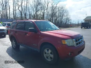 2008 Ford Escape XLT with VIN 1FMCU93108KC15674, listed as a IAAI auction lot 42049019 with 180,077 mi miles. Bid and sale history available at carsss.com. Image 1.