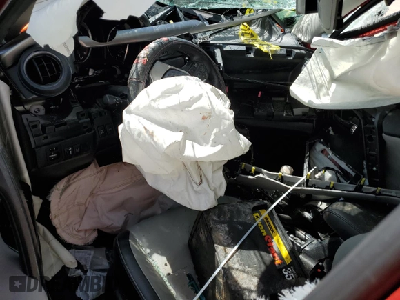 2016 Toyota RAV4 Limited z VIN JTMDFREV3GJ064501, wystawiony jako Copart lot #53970105 z przebiegiem Nie podano mil oraz Szkoda całkowita • Salvage title. Historia ofert i sprzedaży dostępna na DreamBid. Obrazek 8.