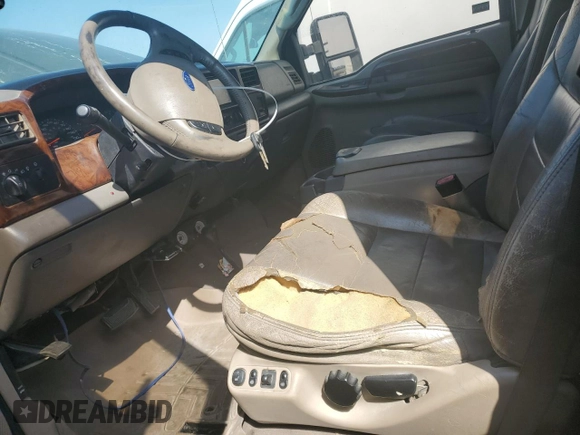 2003 Ford F-250 XL with VIN 1FTNW21P03EC70140, listed as a Copart auction lot 60461875 with 133,397 mi miles and Clean title. Bid and sale history available at DreamBid. Image 7.