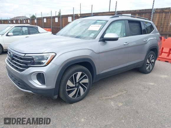 2024 Volkswagen Atlas SE with VIN 1V2WR2CA3RC567670, listed as a IAAI auction lot 42719550 with 36,623 mi miles and . Bid and sale history available at DreamBid. Image 17.
