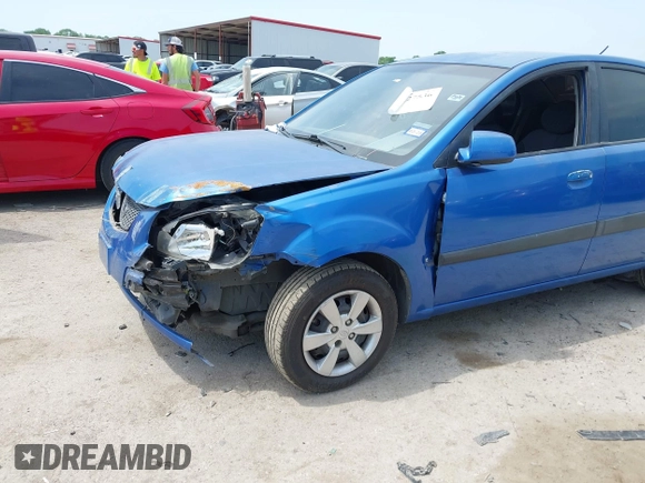 2008 Kia Rio LX with VIN KNADE123886374992, listed as a IAAI auction lot 42027536 with 129,916 mi miles and . Bid and sale history available at DreamBid. Image 6.