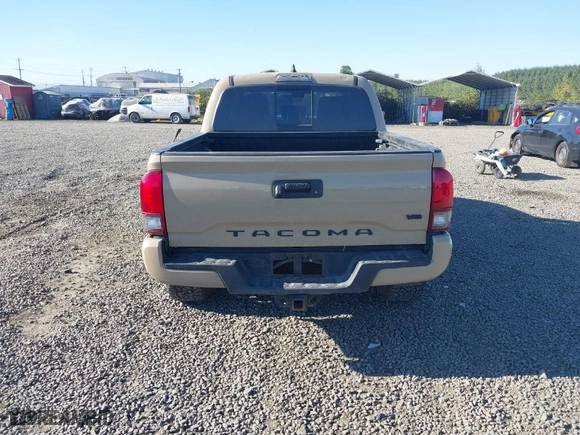 2018 Toyota Tacoma SR with VIN 3TMCZ5AN7JM125425, listed as a IAAI auction lot 40459066 with NaN miles. Bid and sale history available at carsss.com. Image 16.