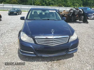 2012 Mercedes-Benz C 300 Sport z VIN WDDGF8BB8CA731905, wystawiony jako Copart lot #61692695 z przebiegiem 98 773 mil mil oraz Szkoda całkowita • Salvage title. Historia ofert i sprzedaży dostępna na DreamBid. Obrazek 5.