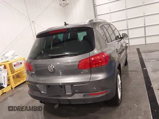 2016 Volkswagen Tiguan SE z VIN WVGBV7AX3GW507850, wystawiony jako IAAI lot #41303866 z przebiegiem 97 989 mil mil oraz . Historia ofert i sprzedaży dostępna na DreamBid. Obrazek 16.