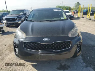 2017 Kia Sportage LX z VIN KNDPMCAC4H7103647, wystawiony jako Copart lot #56745355 z przebiegiem 105 461 mil mil oraz Szkoda całkowita • Salvage title. Historia ofert i sprzedaży dostępna na DreamBid. Obrazek 5.
