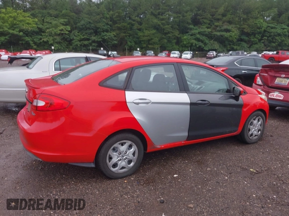 2012 Ford Fiesta SE z VIN 3FADP4BJ2CM110873, wystawiony jako IAAI lot #42347413 z przebiegiem 191 727 mil mil oraz . Historia ofert i sprzedaży dostępna na DreamBid. Obrazek 6.
