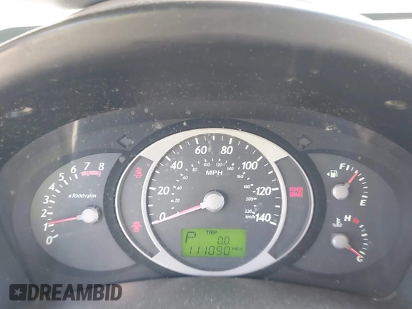 2005 Hyundai Tucson GL with VIN KM8JM12B95U097899, listed as a IAAI auction lot 41953290 with 111,090 mi miles. Bid and sale history available at carsss.com. Image 7.