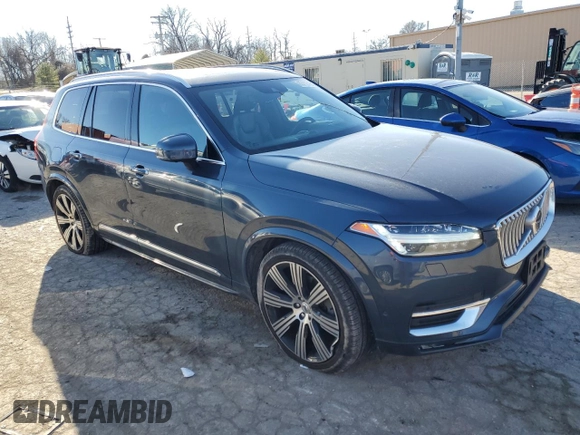 2021 Volvo XC90 Inscription with VIN YV4A22PL8M1677952, listed as a Copart auction lot 83773184 with 61,796 mi miles and Salvage Title. Bid and sale history available at carsss.com. Image 4.